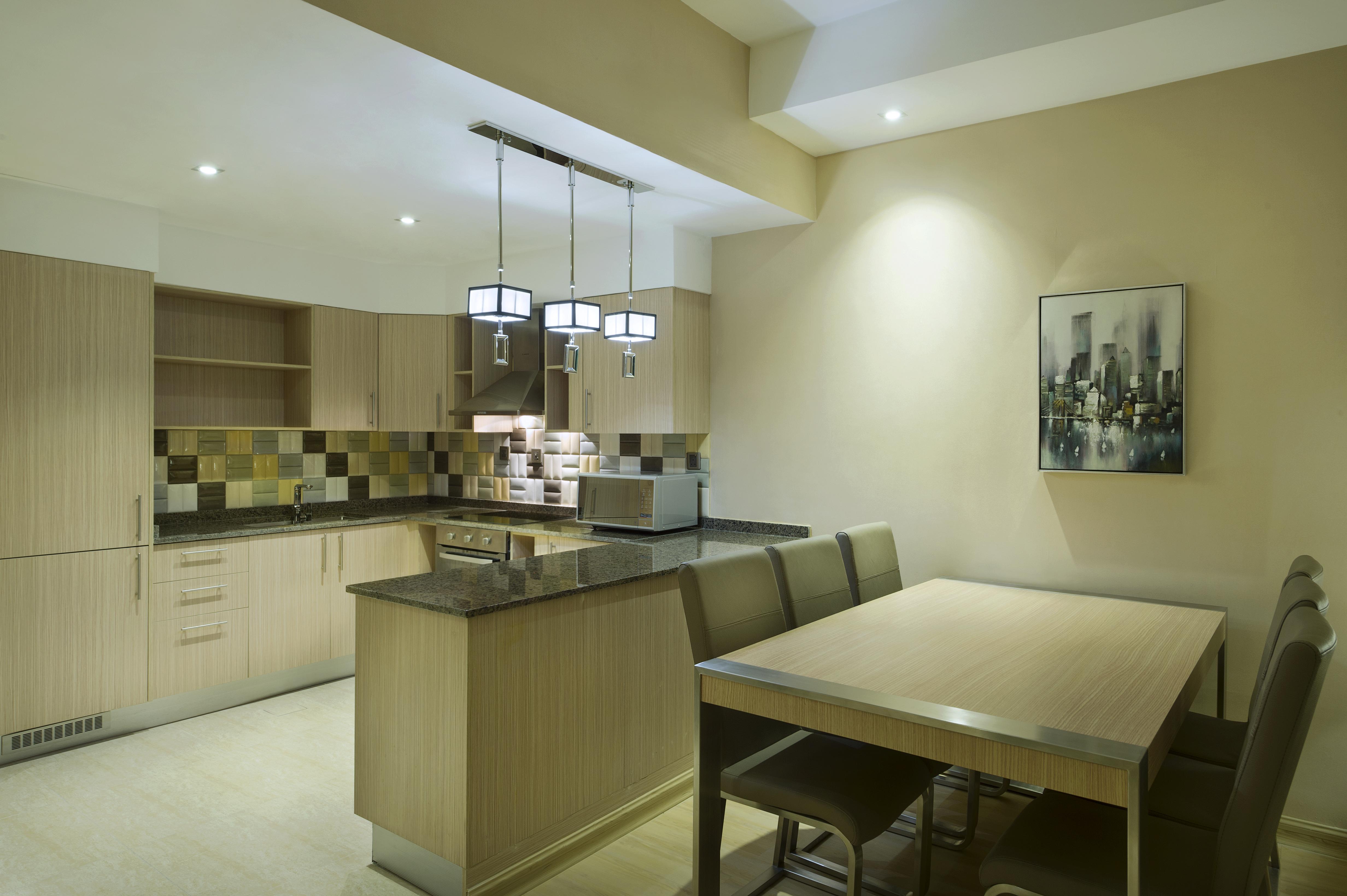 Wyndham Doha West Bay Hotel Exterior foto A kitchen in a serviced apartment in Dubai