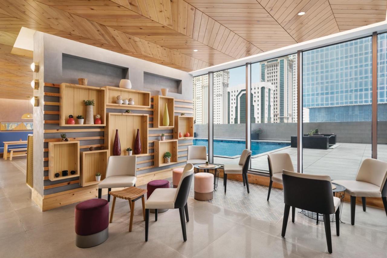 Wyndham Doha West Bay Hotel Exterior foto The Pool Bar