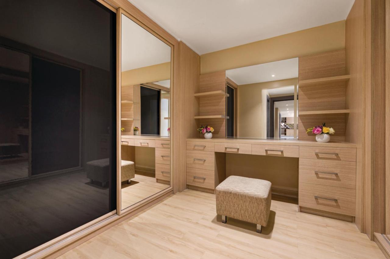 Wyndham Doha West Bay Hotel Exterior foto A dressing room