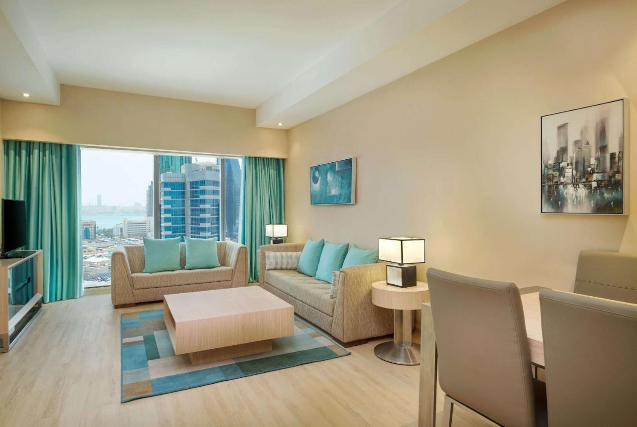 Wyndham Doha West Bay Hotel Exterior foto Living room